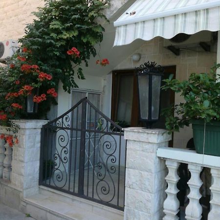 Romana 1 Tivat Exteriér fotografie