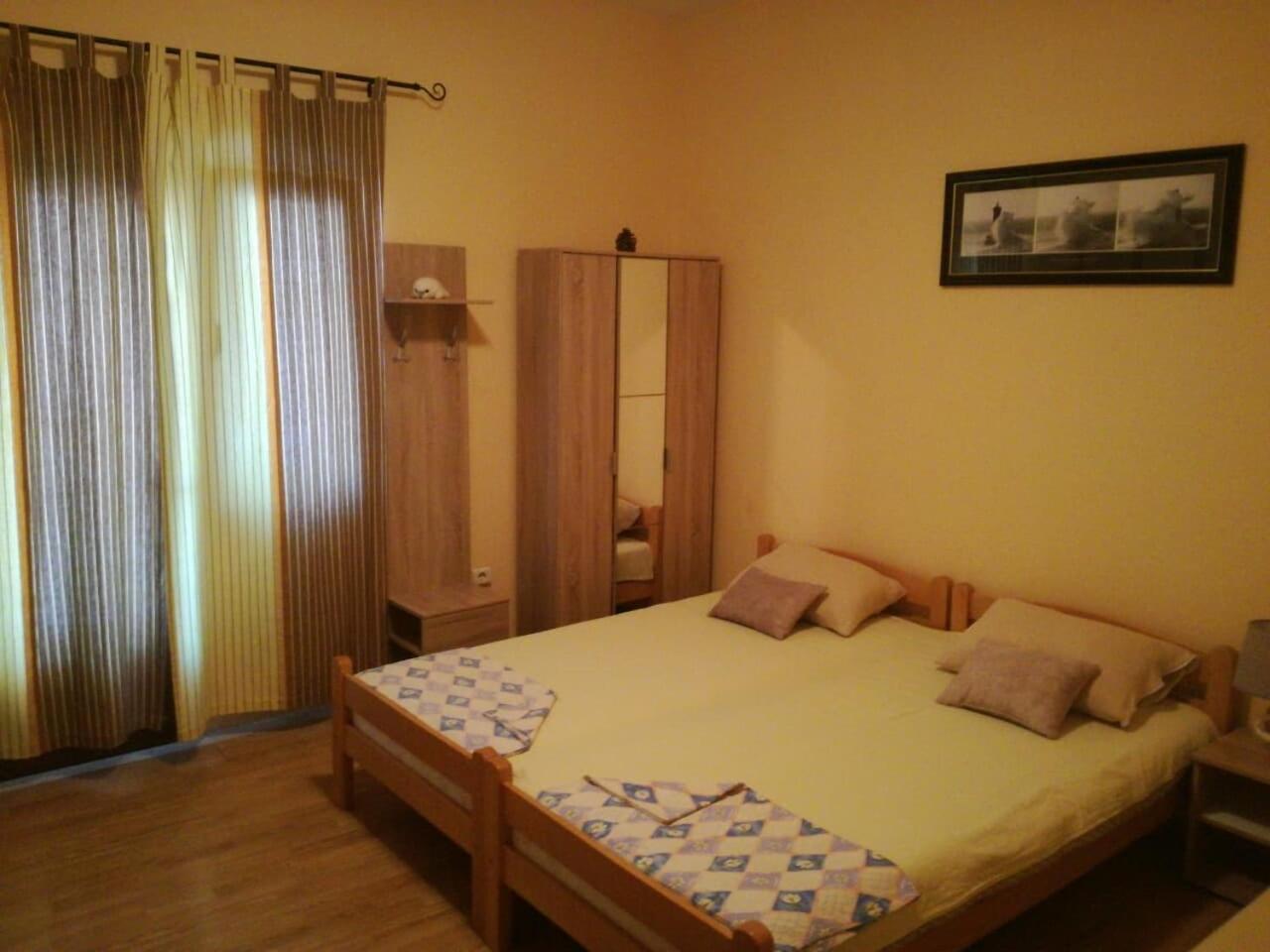 Romana 1 Tivat Exteriér fotografie